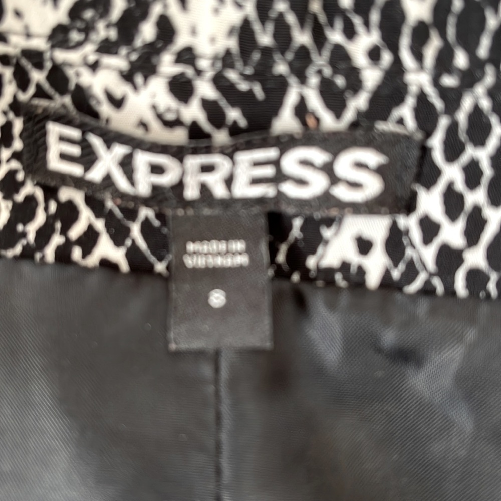 EXPRESS SNAKE SKIN PRINT BLAZER - Picture 3 of 4